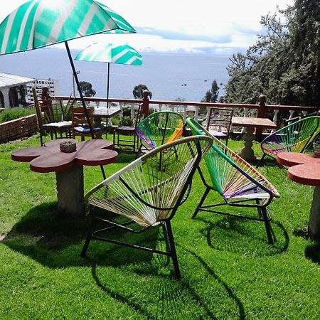 Hostal Sol Y Lago コパカバーナ エクステリア 写真