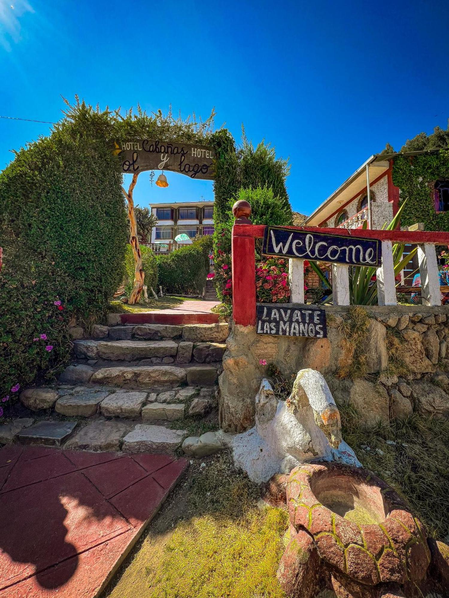 Hostal Sol Y Lago コパカバーナ エクステリア 写真