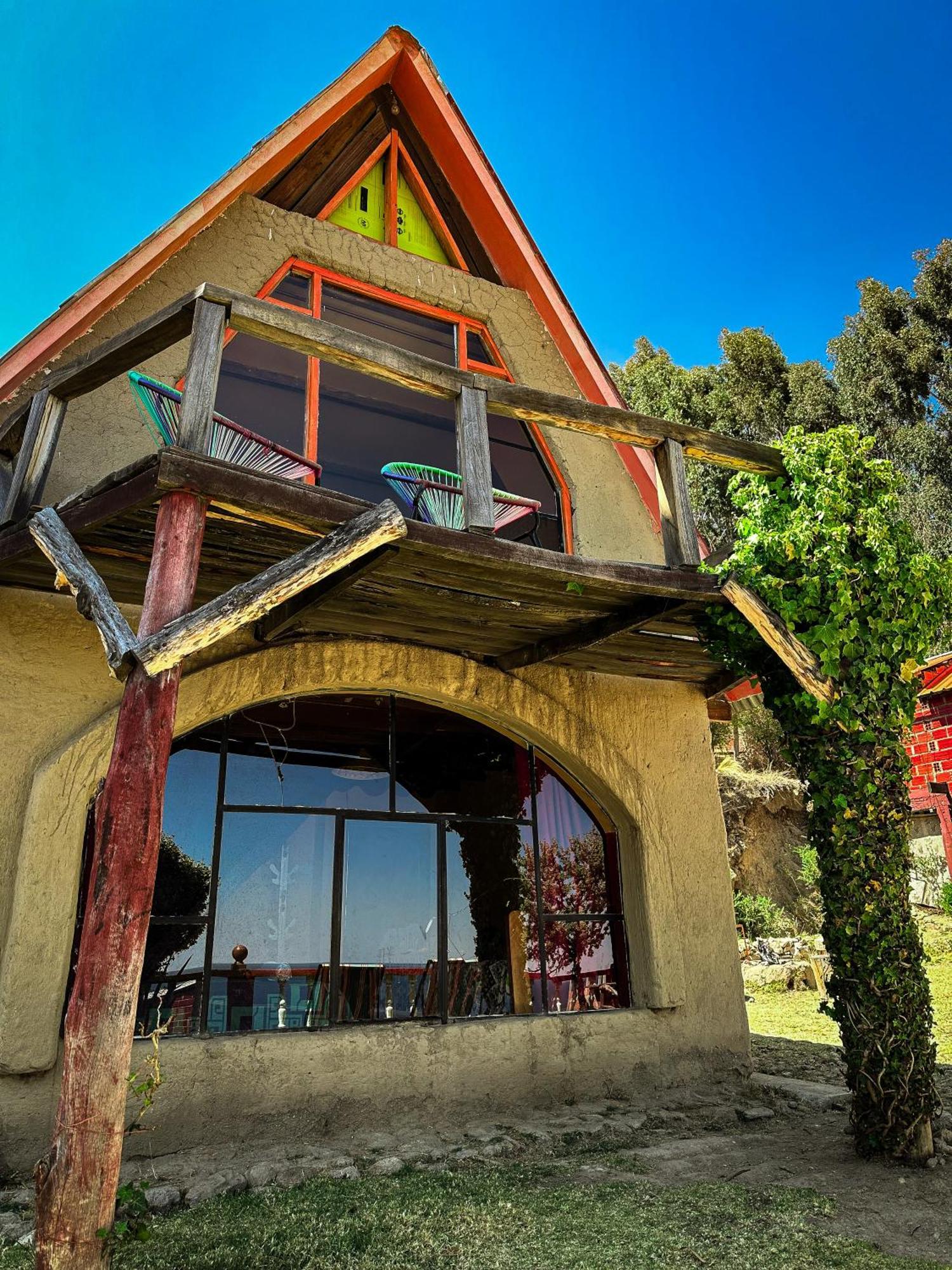 Hostal Sol Y Lago コパカバーナ エクステリア 写真