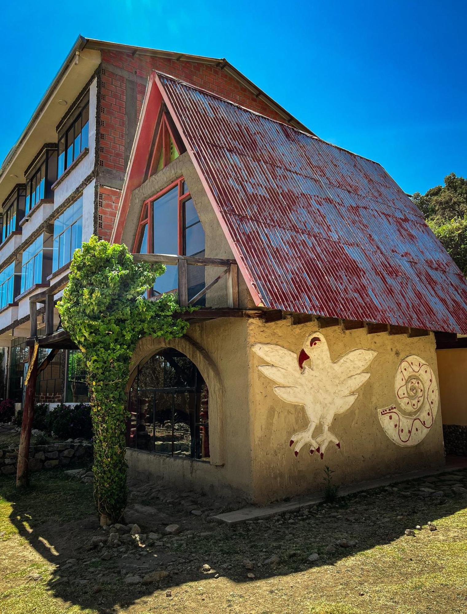 Hostal Sol Y Lago コパカバーナ エクステリア 写真