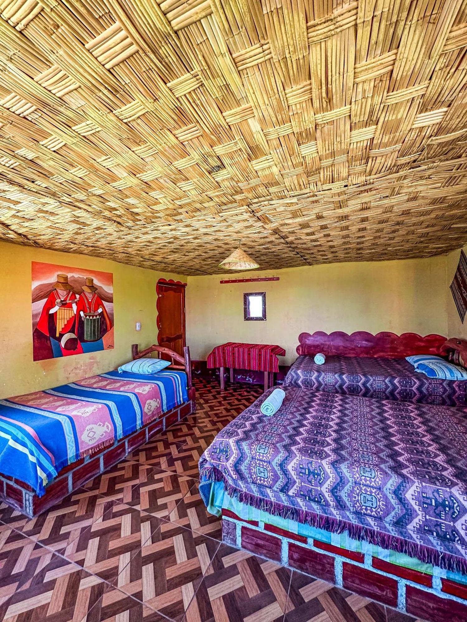 Hostal Sol Y Lago コパカバーナ エクステリア 写真