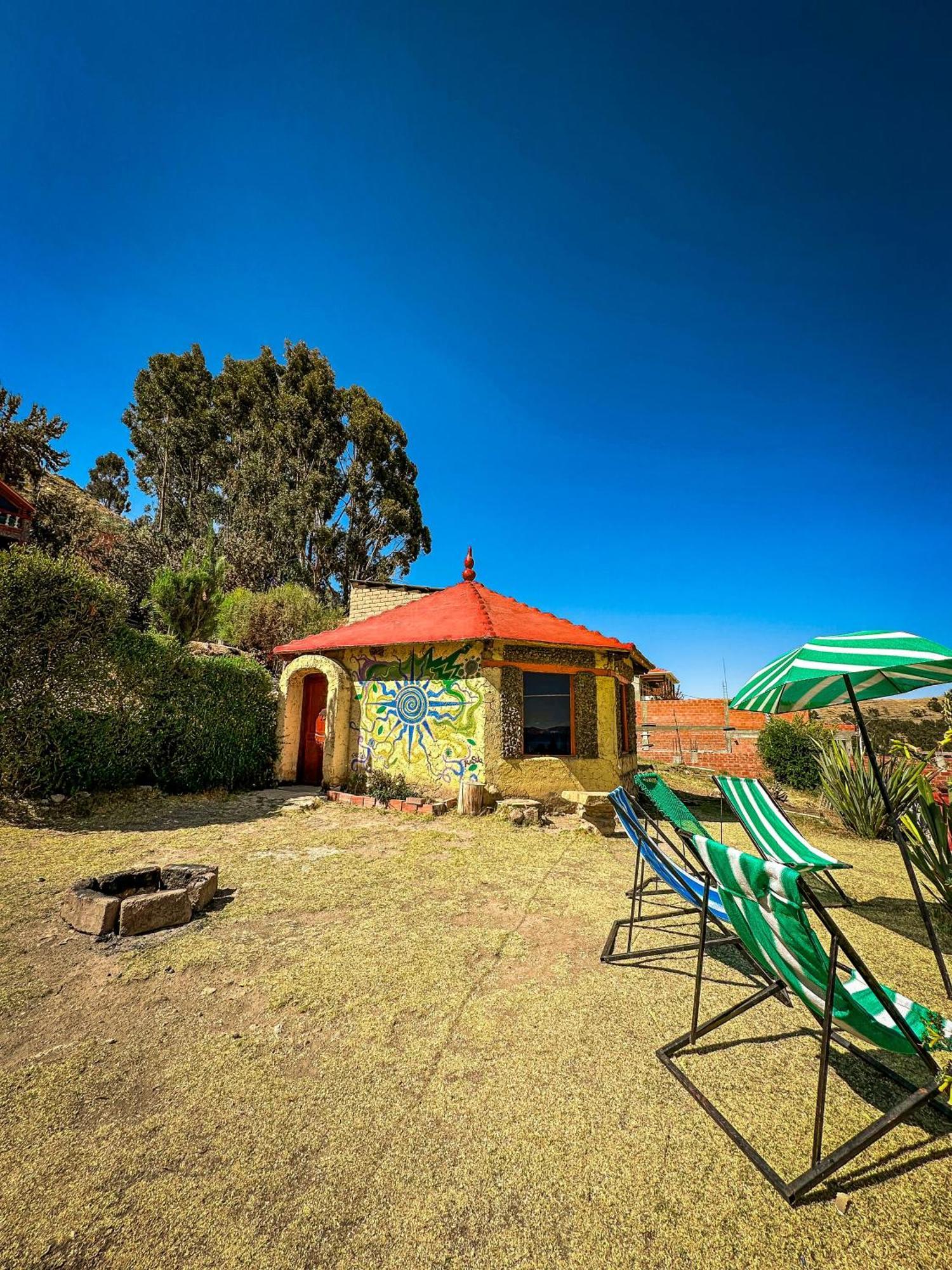 Hostal Sol Y Lago コパカバーナ エクステリア 写真